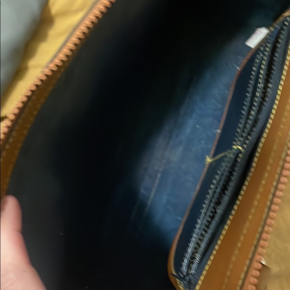 Imitation Dooney and Bourke purse - Picture 3 of 4